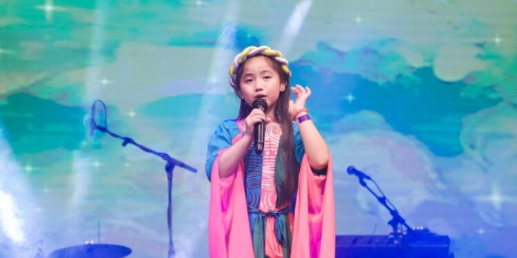 Ca sĩ nhí Phan Lê Hà Anh: 6 tuổi đã thuộc lòng các ca khúc của thầy Ngọc Sơn 