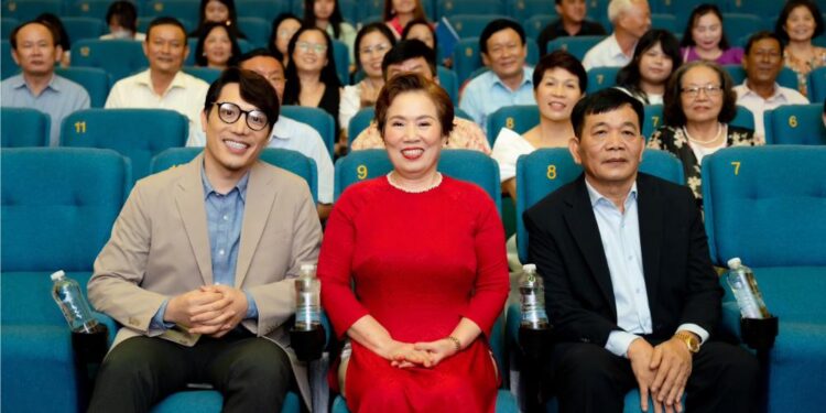 Album ‘Tìm Mẹ’ – Hành trình tìm về cội nguồn và tình mẫu tử thiêng liêng của thân mẫu Shark Minh Beta