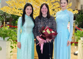 Hoa hậu Ý Nhi và các thí sinh MR WORLD VIETNAM 2024 đón chủ tịch MISS WORLD đến Việt Nam