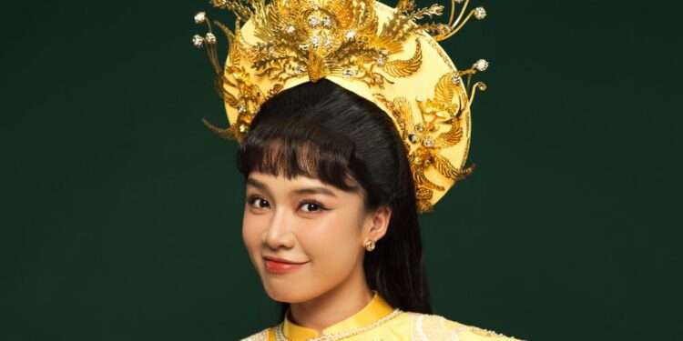 NSND Bạch Tuyết khẳng định Tú Tri là “cô đào cải lương sáng giá”