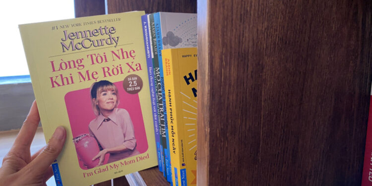 Lòng tôi nhẹ khi mẹ rời xa – Sự thật đằng sau bức tranh thành công của các sao nhí