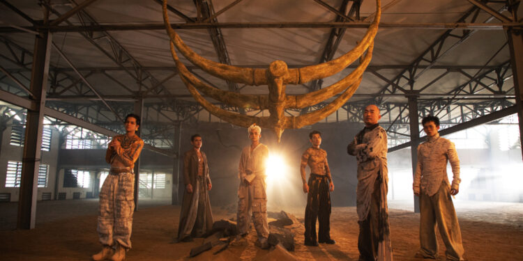 Câu chuyện và âm nhạc truyền cảm hứng của MV Hỏa Ca – Call Me By Fire: Tinh thần đoàn kết để hun đúc những giá trị đẹp