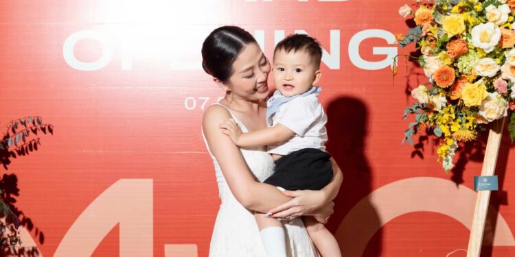 MC Liêu Hà Trinh: “Vợ chồng tôi từng lãng phí tiền, áp lực vì thiếu kinh nghiệm nuôi con”