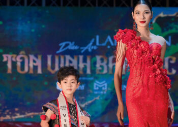 Mẫu nhí Bùi Khâu Minh Triết tham dự cuộc thi Little Miss – Mister Little World tại Campuchia