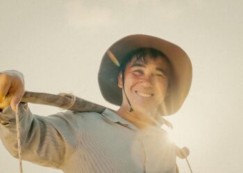 Nghệ sĩ Quyền Linh nhập tâm trong Hai Muối vì bộ phim đang miêu tả chính mình