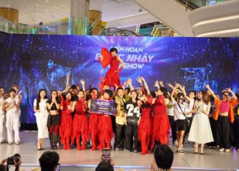 Nhóm CLICK – K DANCE CREW Trường Đại học Hutech TP.HCM đăng quang “Liên hoan bước nhảy Metashow 2024”