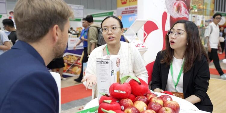 Táo Ba Lan được người tiêu dùng Việt ưa chuộng