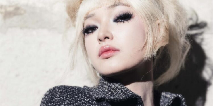 “Nức nở” đại diện Việt Nam trên hàng ghế đầu của Hermes và Yohji Yamamoto