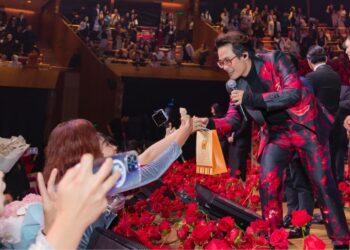 Hà Anh Tuấn trích 500 triệu doanh thu concert “Sketch A Rose” giúp trẻ em khỏi nạn mua bán người   