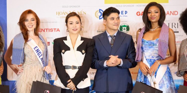 Miss Cosmo 2024 chính thức trao sash cho các đại diện tham dự cuộc thi