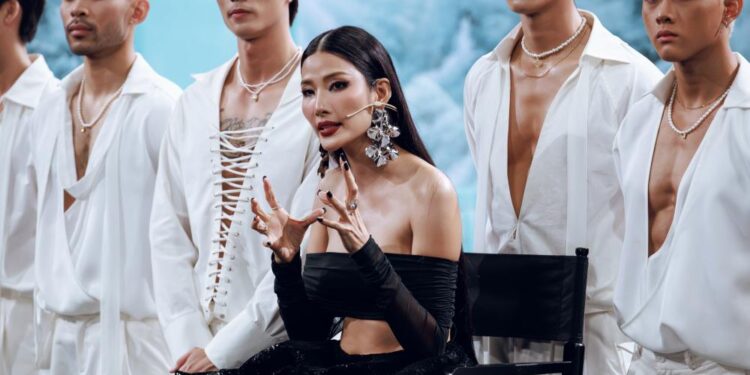 Sau Lê Thu Trang, Hoàng Thùy thực hiện “nụ hôn màn ảnh” với cực phẩm của The Next Gentleman 2024