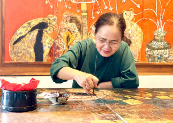 Hồ Thị Xuân Thu kể chuyện làng Tây Nguyên