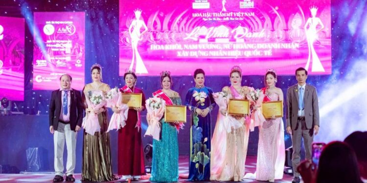 Nguyễn Thị Thu Hằng được vinh danh Nữ hoàng Khỏe từ tâm