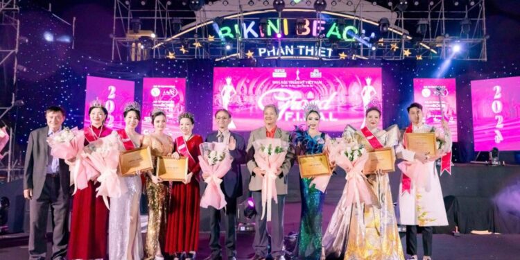 Doanh nhân Nguyễn Thị Sinh xuất sắc đoạt danh hiệu Nữ hoàng vì cộng đồng