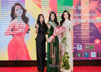 Nguyễn Thị Tuyết Ngân đại diện Việt Nam tham dự cuộc thi Mrs. Tourism tại Thái Lan