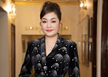 Hoa hậu Hoàng Thanh Nga khoe nhan sắc ngày càng lộng lẫy và sang trọng 