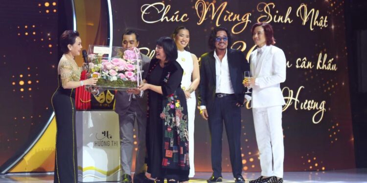 Phương Thanh, Lam Trường chúc mừng sinh nhật Hương Thị