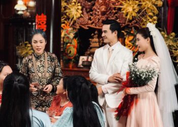 Dương Cẩm Lynh trấn nước Kim Tuyến, đánh Thúy Diễm sưng mặt trên phim trường