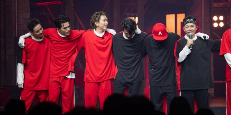 Dấu ấn Tăng Phúc “vượt chông gai”: Cân hết từ hát rap, nhảy dance sport cho đến chơi đàn tranh