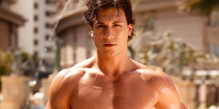 Hơn 60 Nam vương khoe thân hình 6 múi trước thềm chung kết Mr World