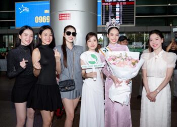 Hoa hậu Thanh Thủy trở về Việt Nam, nhiều khán giả chào đón