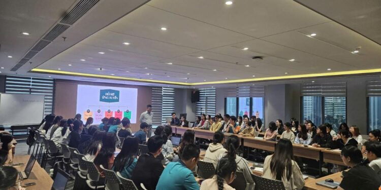 Hơn 2000 cơ hội việc làm tại ngày hội “Thực tập và việc làm  TP.Hồ Chí minh năm 2024” – UEH Career Fair đợt 2