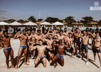 Hơn 60 Nam vương khoe body đẹp như tạc tượng trong phần thi bơi