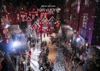 Người mẫu Minh Anh toả sáng khi làm người mẫu show “Vấn vương” của Adrian Anh Tuấn   