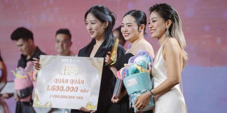 Hát Thương về miền Trung, cô gái trẻ thuyết phục Nguyễn Trần Trung Quân để giành chiến thắng tại Bigo Vietnam Gala