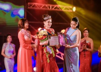 Huỳnh Thanh Thuý toả sáng với ngôi vị Hoa hậu Đại sứ Doanh nhân Quốc tế