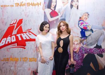 Nữ ca sĩ tỉ phú’ Hà Phương hiếm hoi sánh bước cùng Minh Tuyết trên thảm đỏ sự kiện