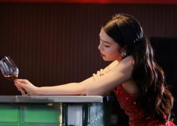 Chủ nhân hit “Còn anh em bỏ cho ai” trở lại với ballad