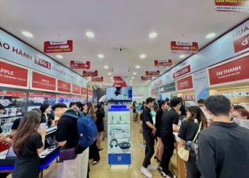 Galaxy S25 trả hàng tại Việt Nam: Hệ thống Di Động Việt tăng gấp 3 lần khách hàng đến mua sắm so với ngày thường