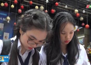 Câu Chuyện Cuộc Sống: Học sinh dễ bị cuốn vào các hội nhóm trên mạng xã hội