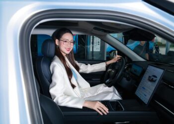 Hoa hậu Bảo Ngọc “song hành” cùng J7 PHEV: Tậu xế hộp, làm Đại sứ thương hiệu, lan tỏa lối sống xanh