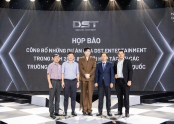 Dược Sĩ Tiến mang tới loạt cơ hội đổi đời cho sinh viên Việt Nam ở mọi lĩnh vực