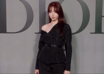 Thuỳ Tiên mang biểu tượng Việt Nam đến show diễn quốc tế