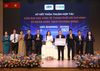 UEH SHARING & GIVING – CAREER FAIR 2025: Hơn 7,5 tỷ đồng đóng góp cho thế hệ tương lai, kết nối hơn 5000 cơ hội việc làm