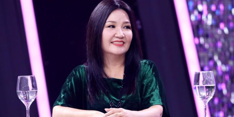 Nghệ sĩ Ngân Quỳnh lần đầu tiết lộ về áp lực khi sinh ra trong gia đình nghệ thuật