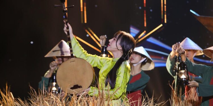 Yến Khoa khoe giọng hát ngọt ngào qua ca khúc Đêm Gành Hào Nhớ Điệu Hoài Lang