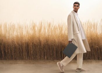 ASUS ra mắt laptop AI 16-inch mỏng nhẹ trang bị chip AMD