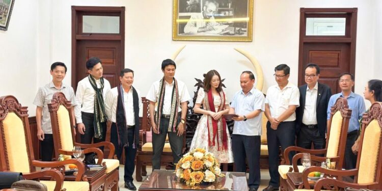 Lý Nhã Kỳ được lãnh đạo tỉnh Gia Lai đón tiếp, chào mời đầu tư