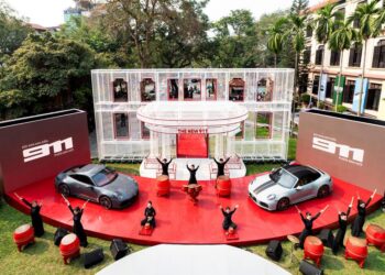 Độc bản. Kinh điển. Porsche 911 mới chính thức ra mắt tại Hà Nội