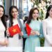 Thanh Thủy, Bùi Khánh Linh, Kiều Duy, Ngọc Hằng tặng cờ Việt Nam đến du khách quốc tế