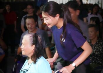 Hoa hậu Xuân Hạnh, Á Hậu Hoàng Nhung trao gửi yêu thương tại làng may mắn, tiếp nối hành trình lan tỏa “tủ thuốc cho em”