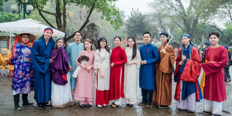 BHD mong ước cùng những người yêu sử và cổ phục việt  chung tay hoàn thành dự án phim điện ảnh huyền sử “ Hộ linh tráng sĩ – bí ẩn mộ vua Đinh”