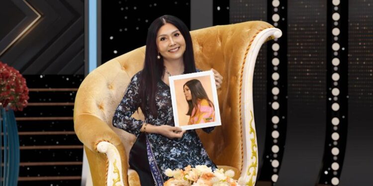 Danh ca Họa Mi và hành trình thanh xuân gói trong một bức ảnh