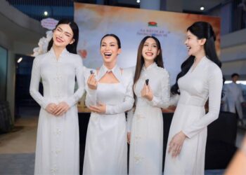 Hoàng Phương và các thí sinh Miss International Queen Vietnam thực hiện dự án cộng đồng trước thềm chung kết