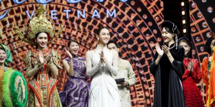 Nguyễn Cao Minh Anh giành chiến thắng Best National Costume của Miss International Queen Vietnam 2025