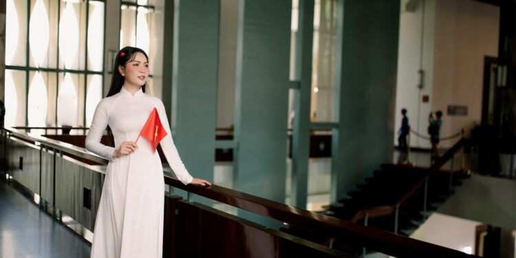 Duyên Quỳnh chia sẻ về màn trình diễn Viết tiếp câu chuyện hòa bình gây sốt mạng xã hội